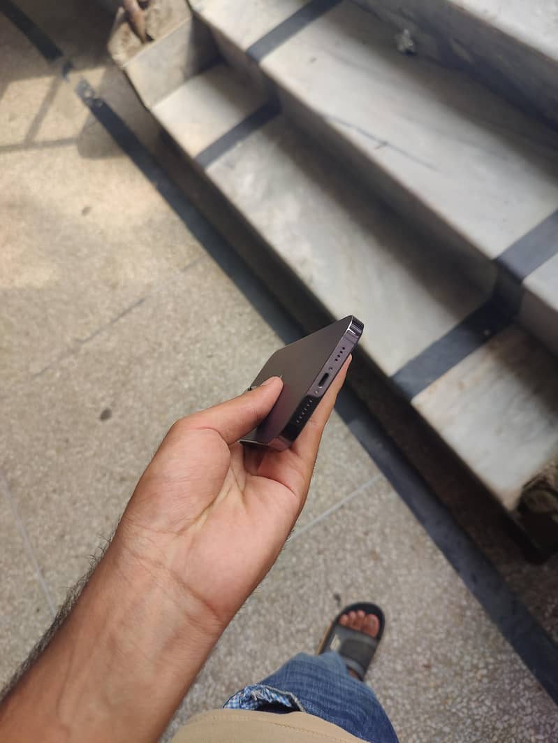 Apple iPhone 14 Pro Max 4