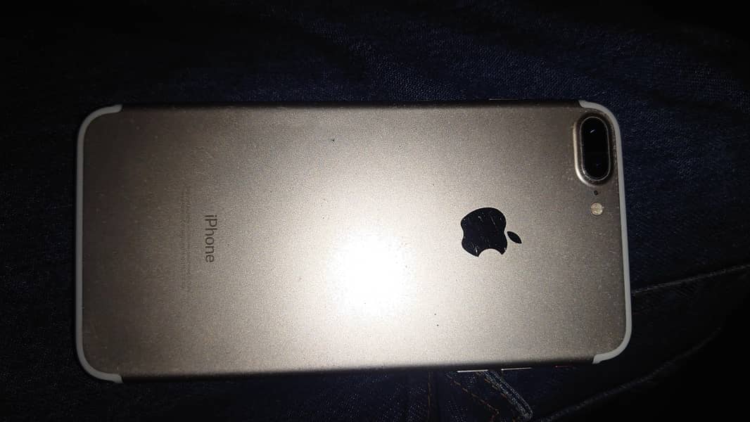 Apple iPhone 7 Plus 1
