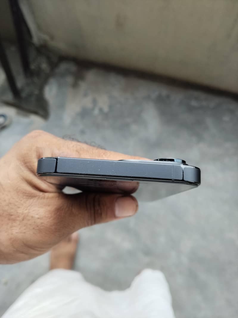 Apple iPhone 14 Pro Max 6