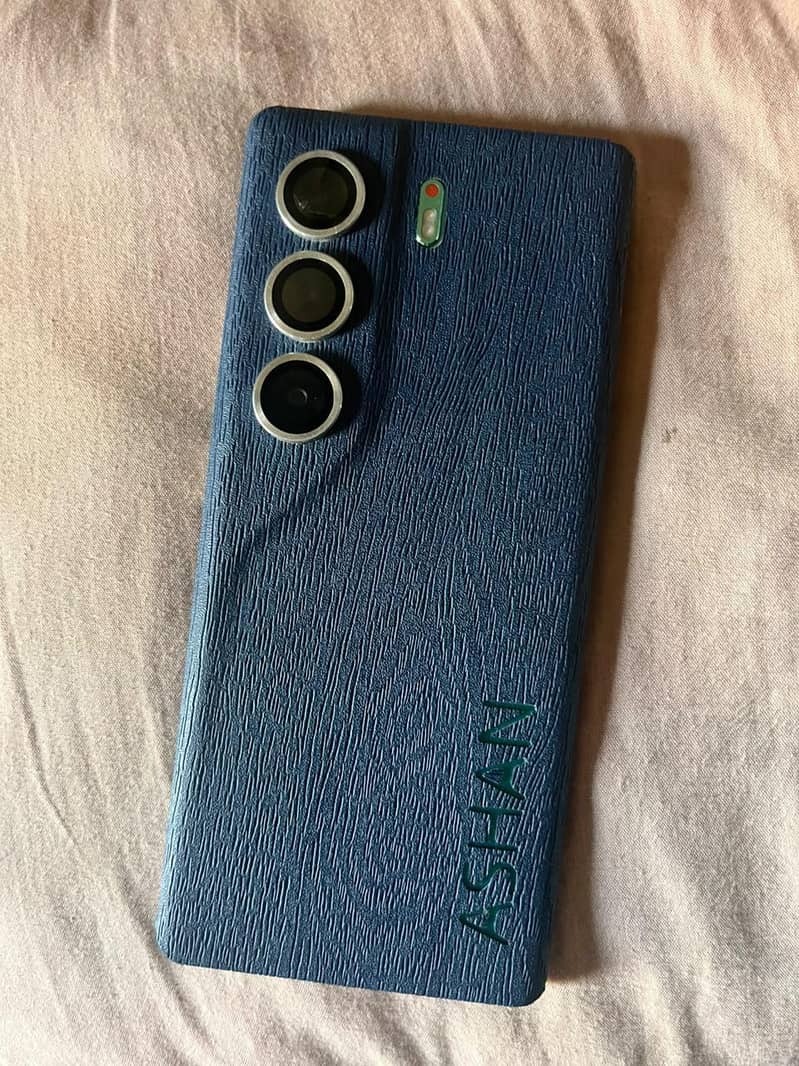 Tecno CAMON 40 Pro 0