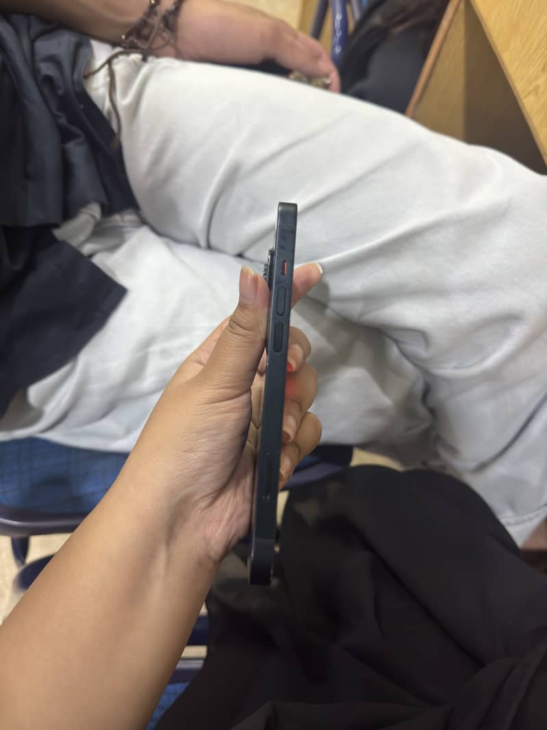 Apple iPhone 14 3