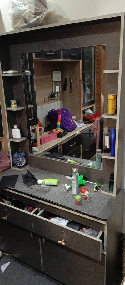 Dressing table for sale