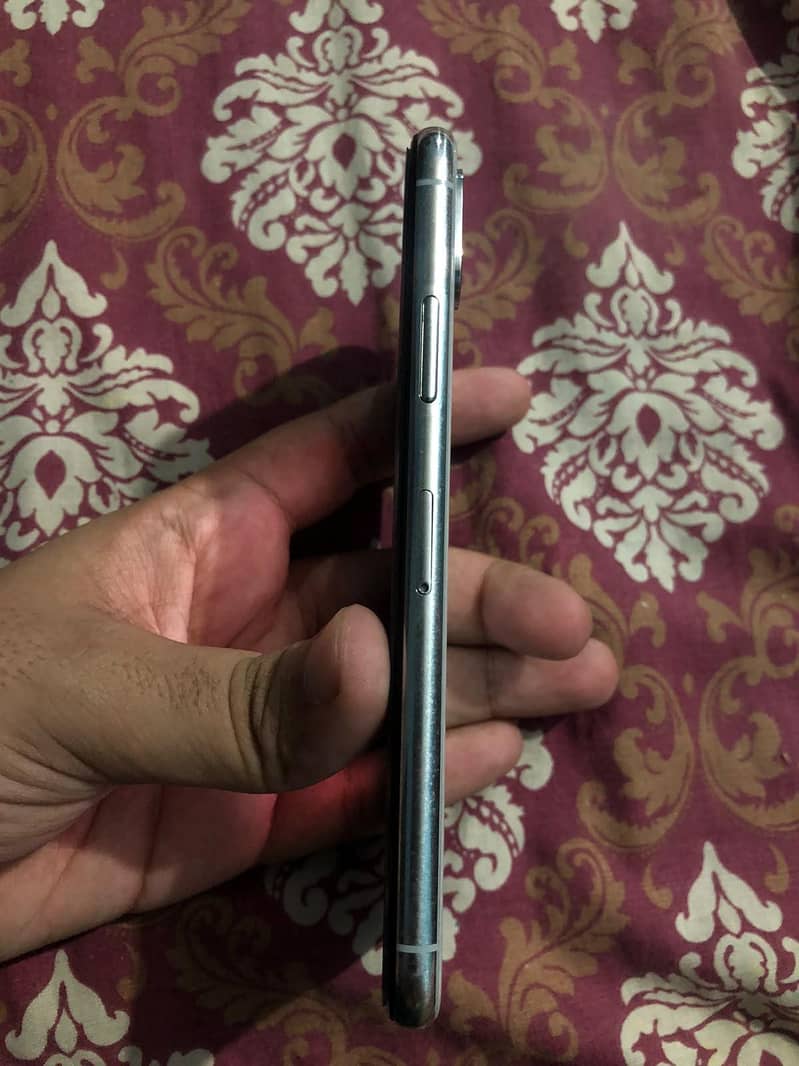 Apple iPhone X 5