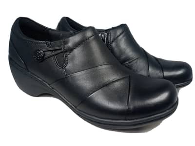 Lady black leather Clarks comfort shoes
