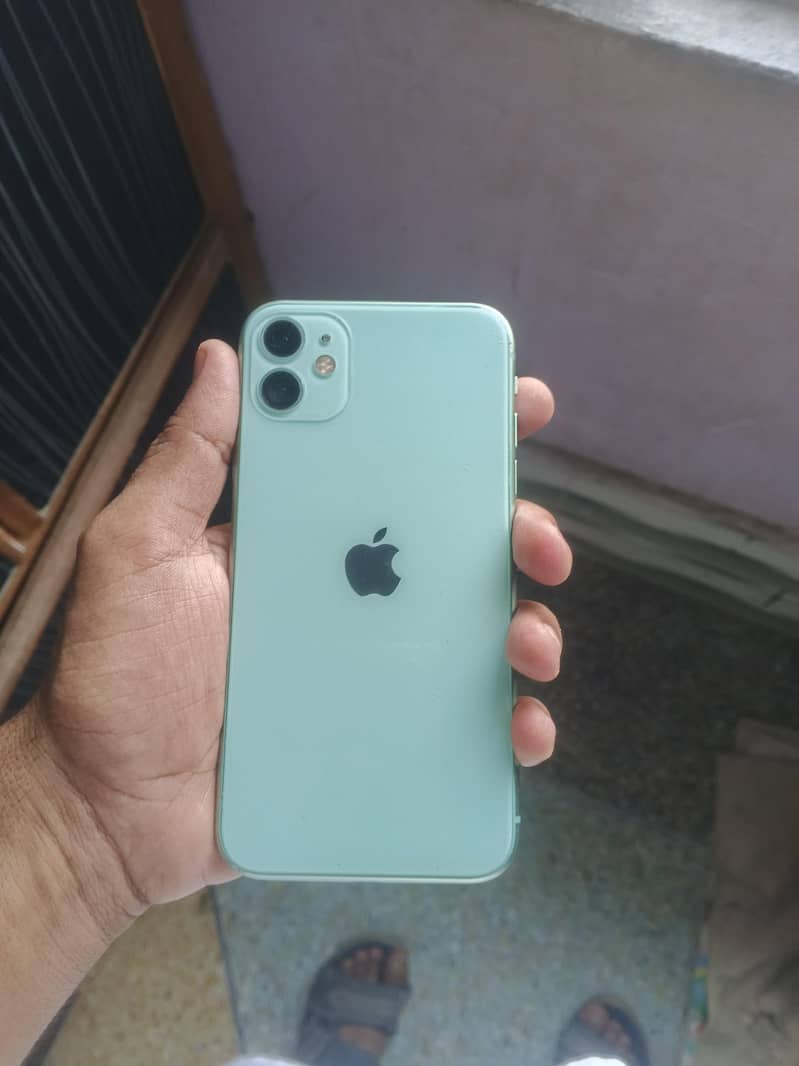 Apple iPhone 11 4