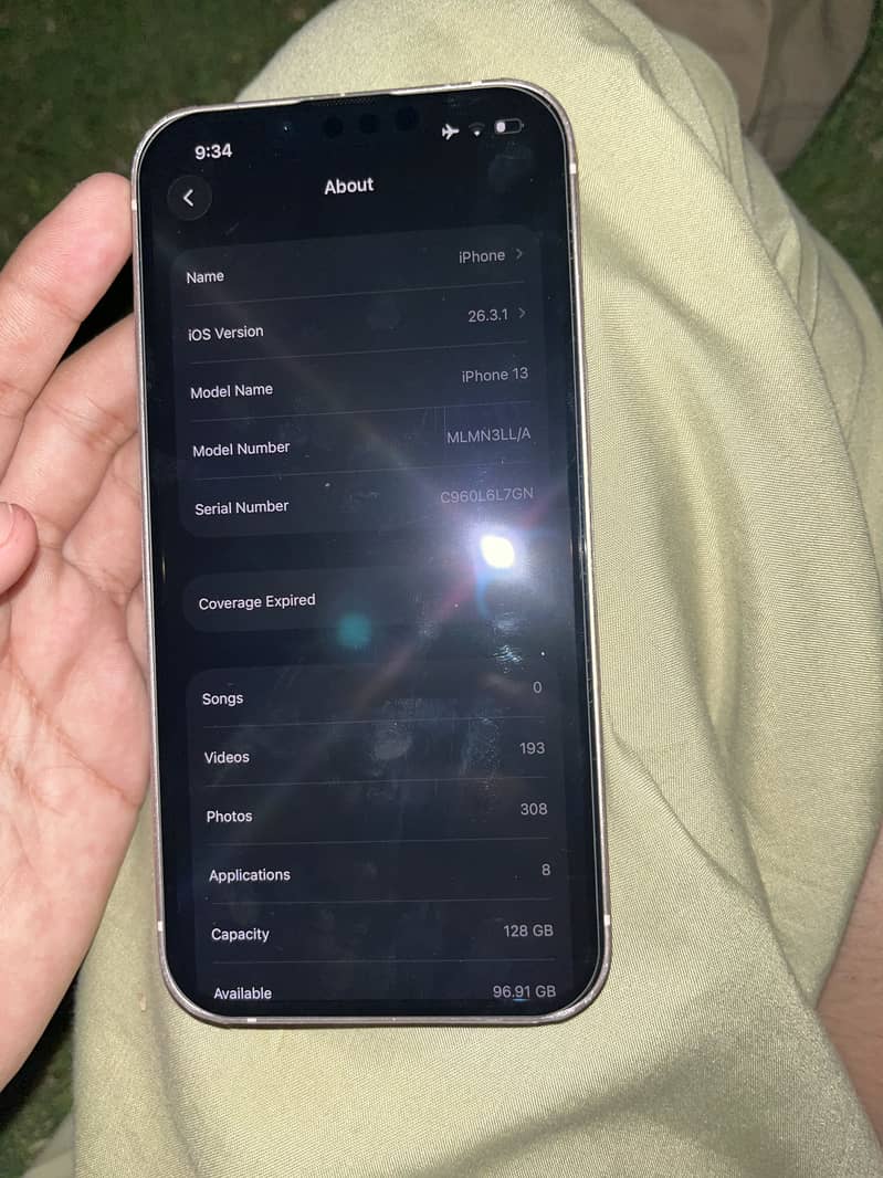 Apple iPhone 13 0