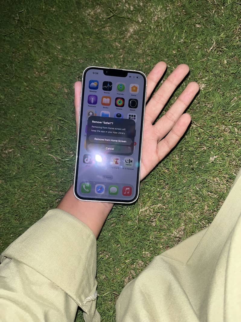 Apple iPhone 13 4