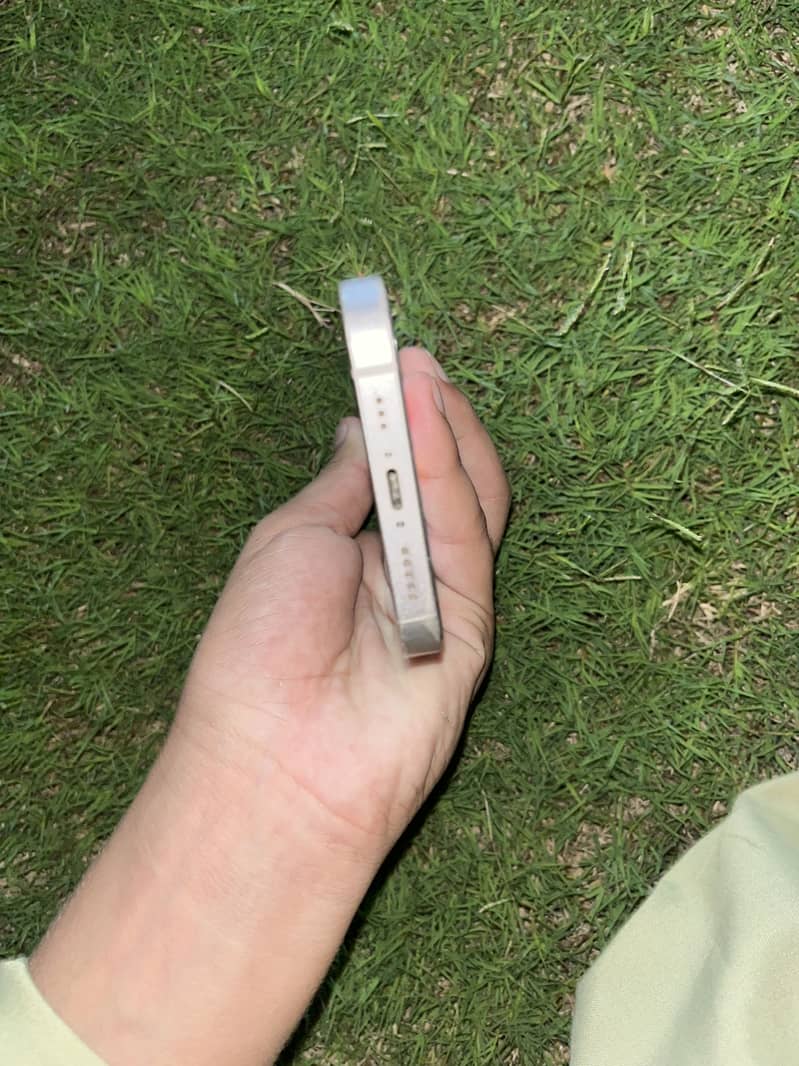 Apple iPhone 13 3