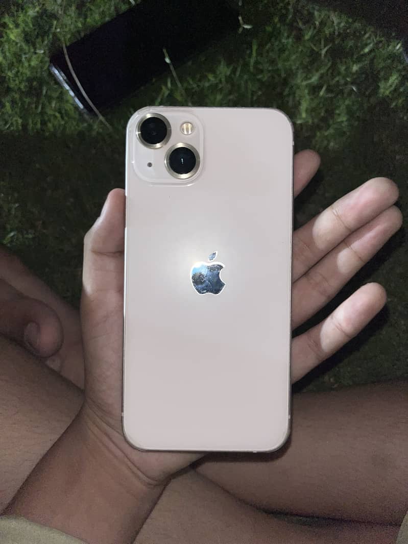Apple iPhone 13 5
