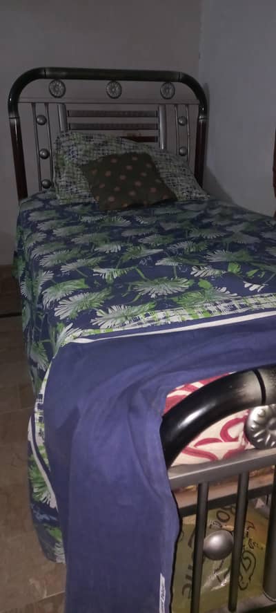 iron Sofa Set & Deewan For Sale Hood Condition