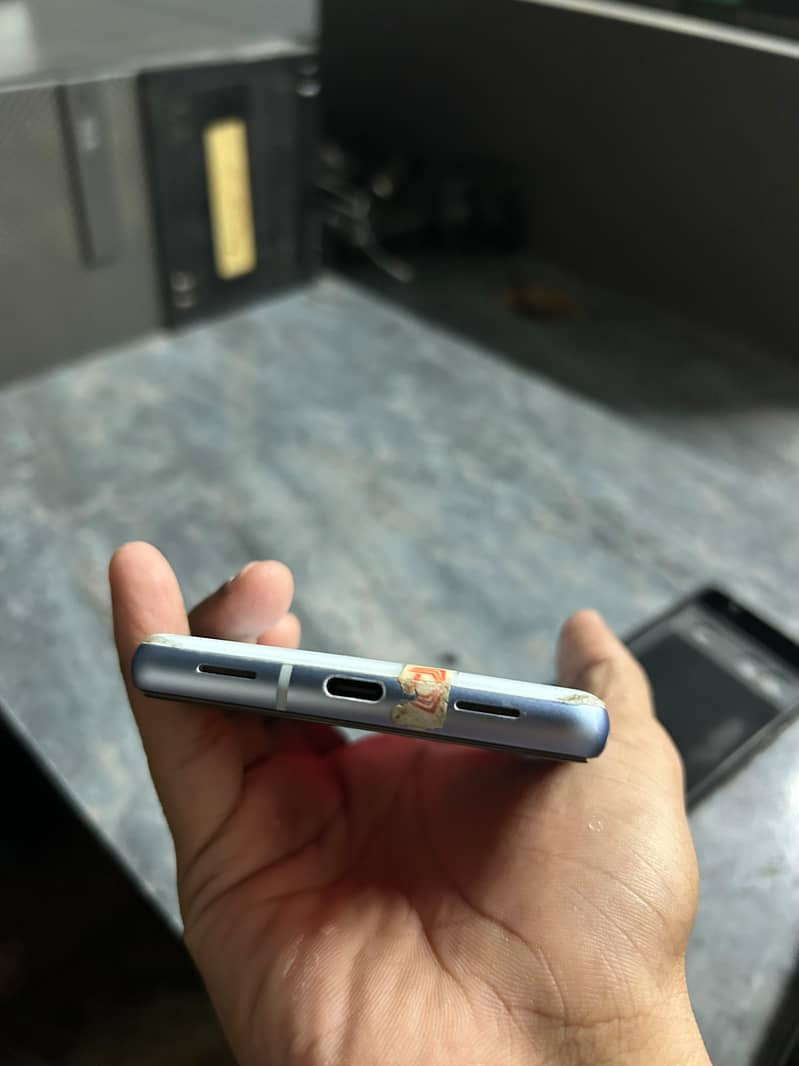 Google Pixel 7a 2