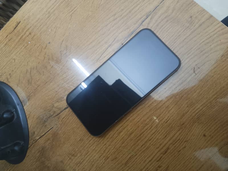 Apple iPhone 16 Pro Max 1