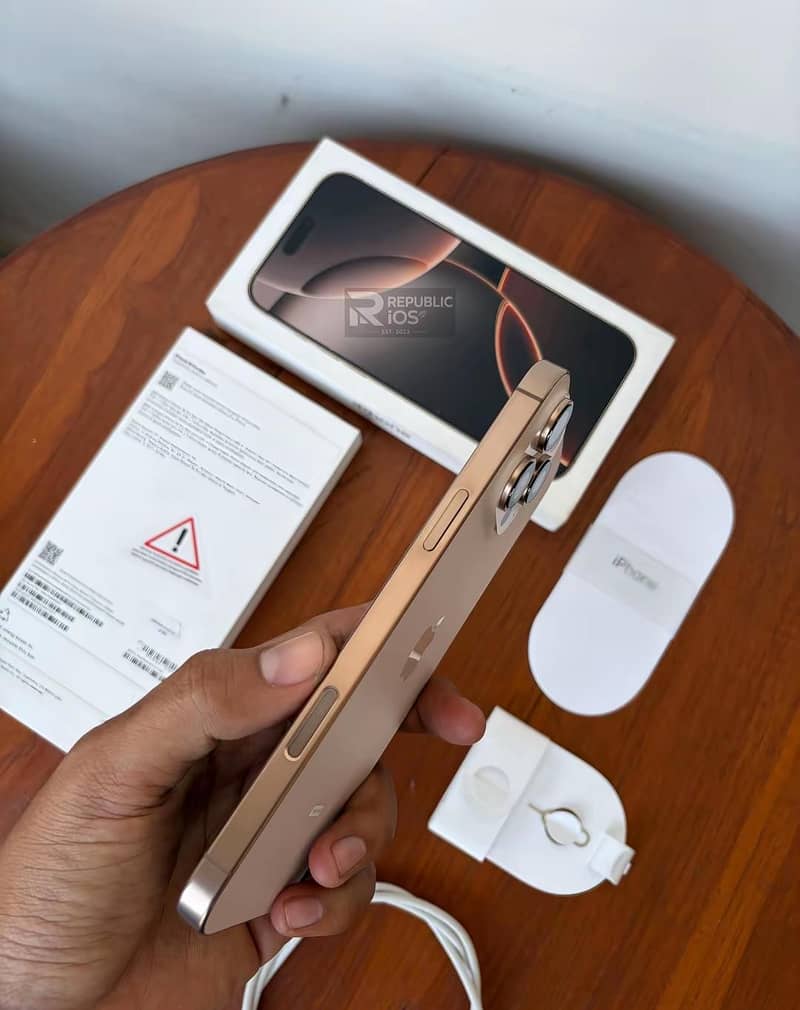 Apple iPhone 16 Pro Max 3