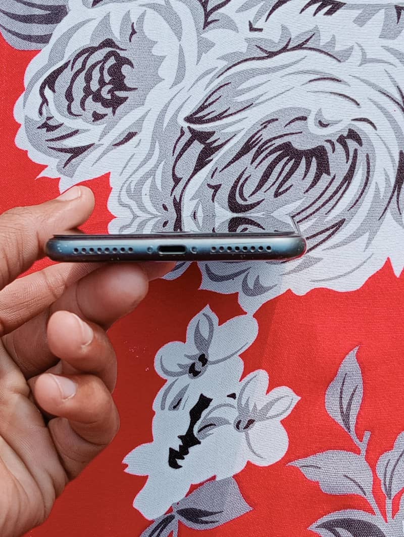 Apple iPhone 8 Plus 1