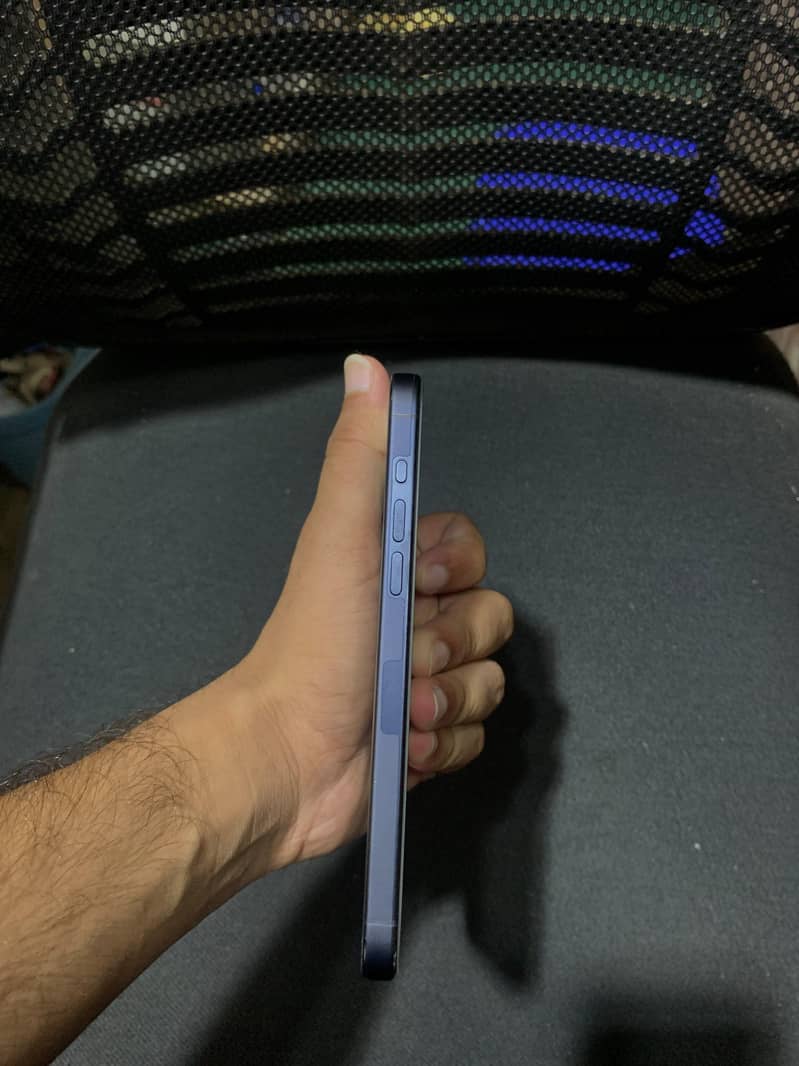 Apple iPhone 15 Pro Max 2