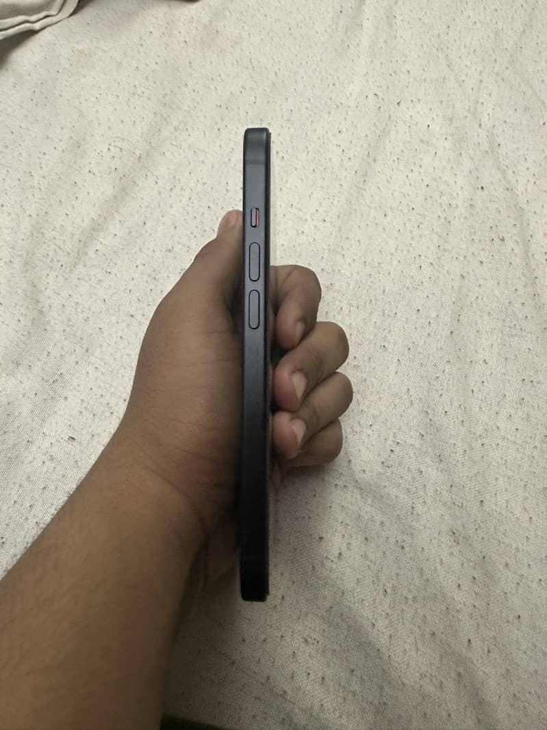 Apple iPhone 15 5