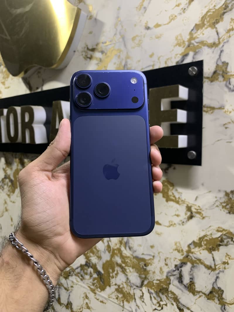 Iphone 17 pro max 3