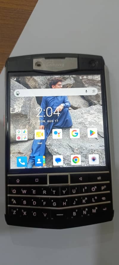 Uniherz Titan 1 (BlackBerry passport design)