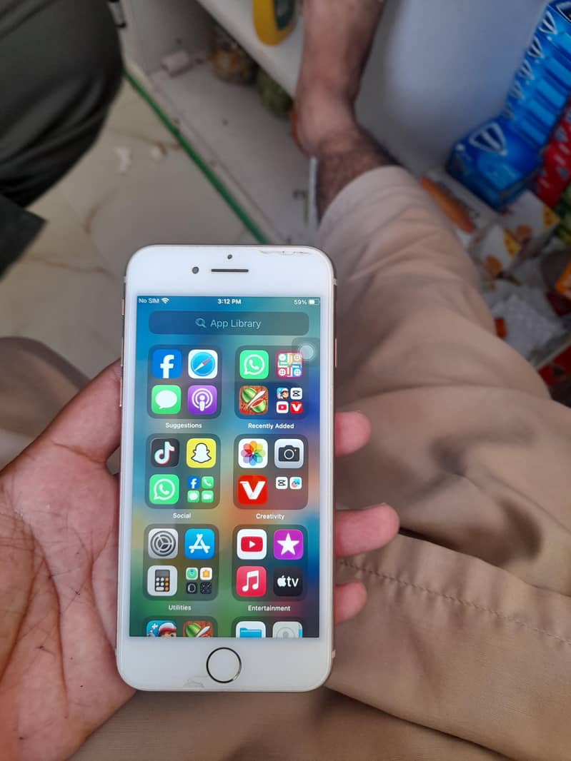 Apple iPhone 8 4