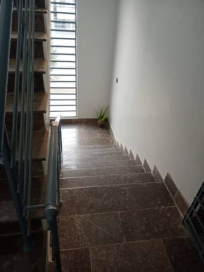 Leased 2nd with Roof block i
