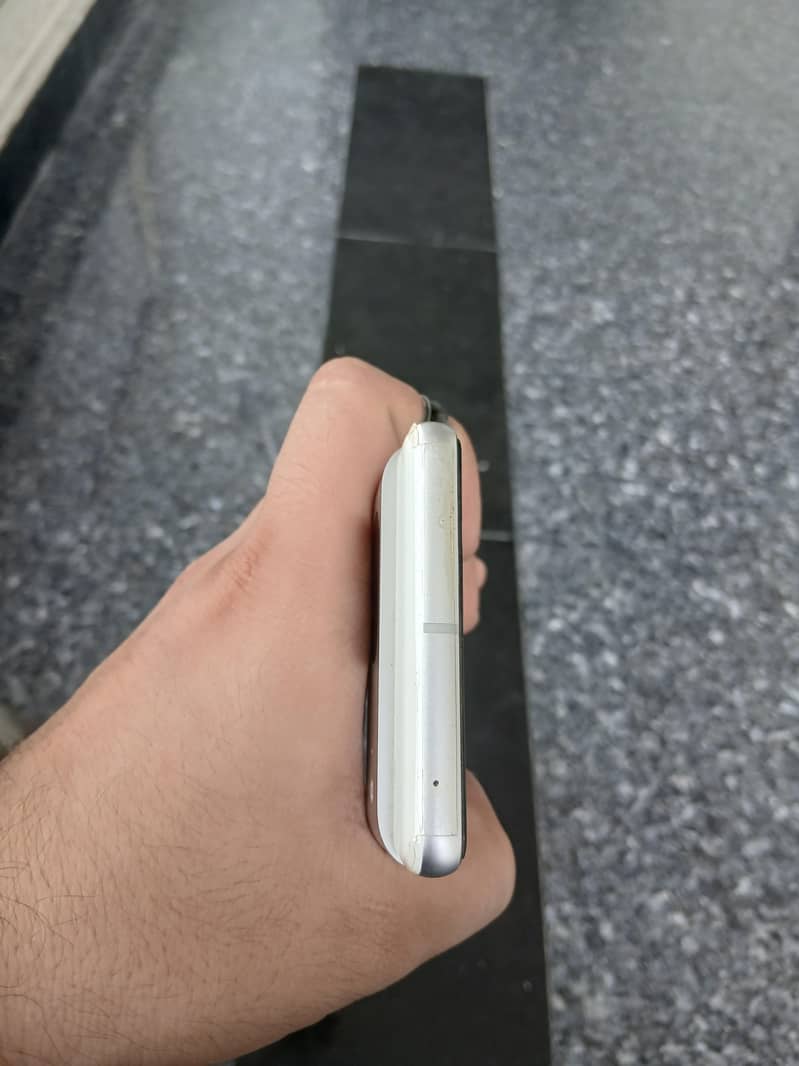 Google Pixel 7 4