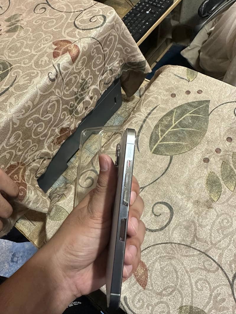 Apple iPhone 13 Pro 3