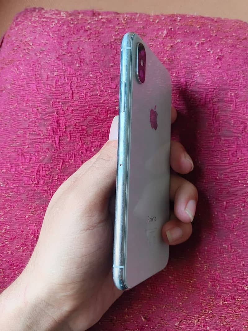 Apple iPhone X 4
