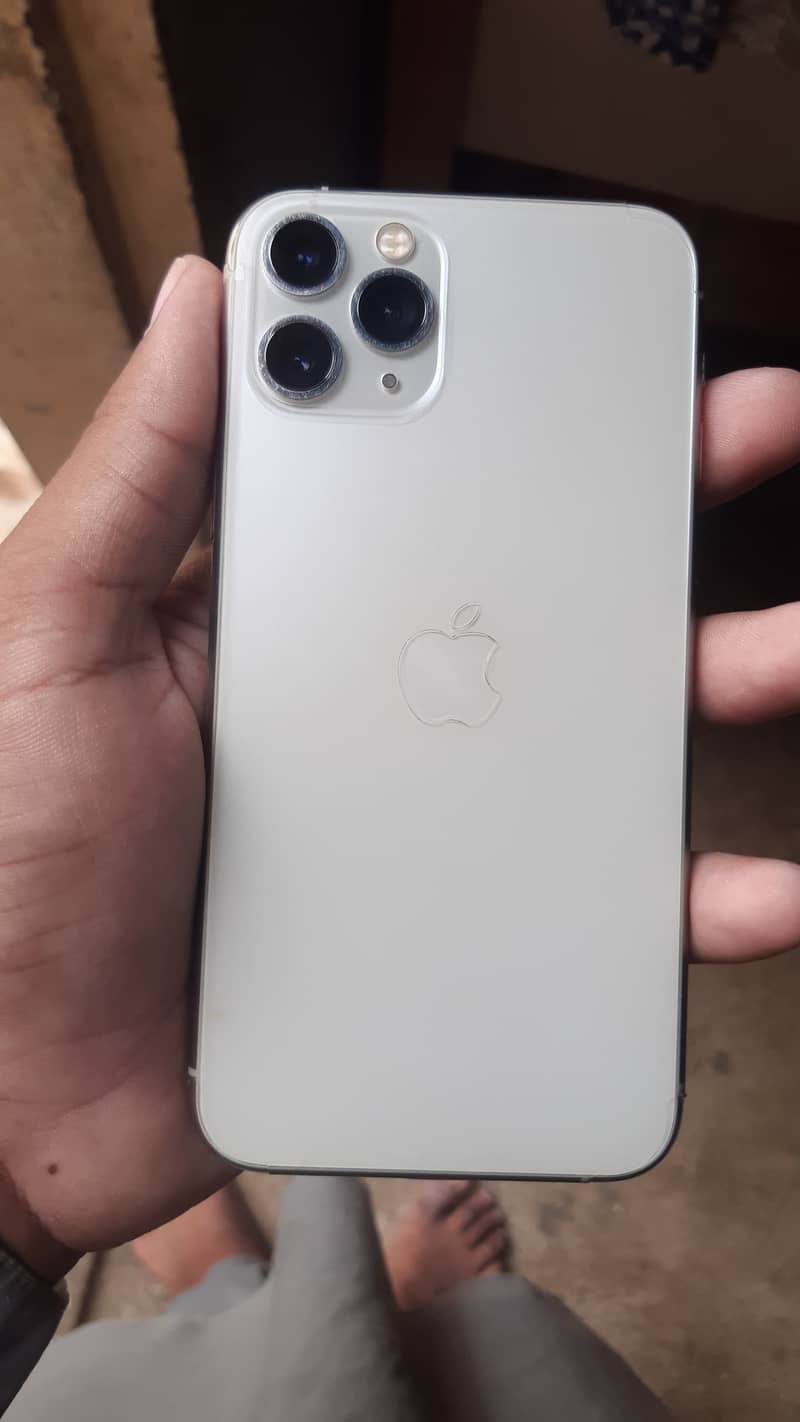 Apple iPhone 11 Pro 3