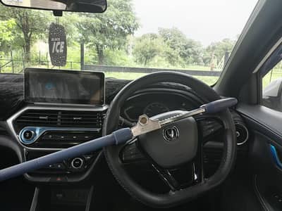 Steering Handlelock for Cars. WhatsApp:- 0335 5802886