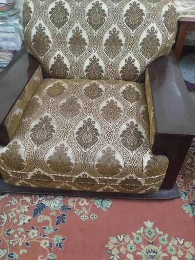 seven seter sofa