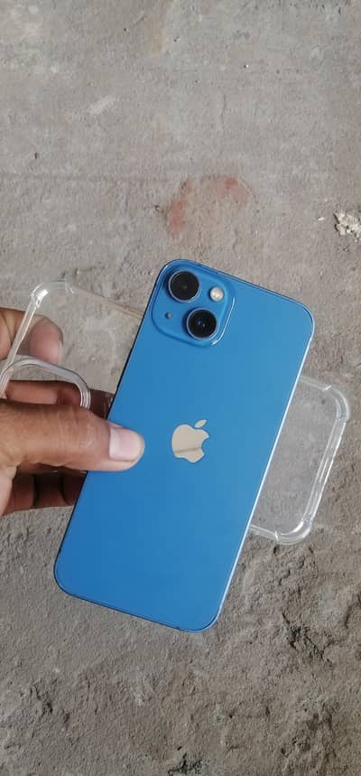 Apple iPhone 13