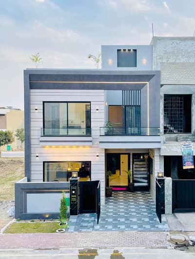 5 MARLA UlTRA MODERN LUXURY HOUSE FOR SALE IN BAHRIA TOWN