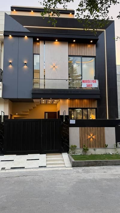 Well-Constructed House Available For Sale In New Lahore City