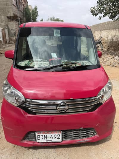 Nissan Roox 2016