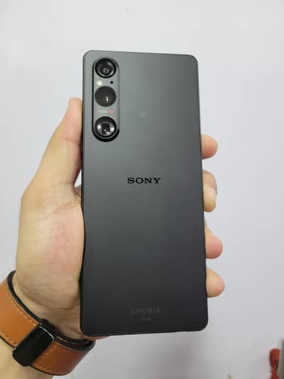 Sony 1 Mark 5 NON PTA 4 month sim time 30k Official tax