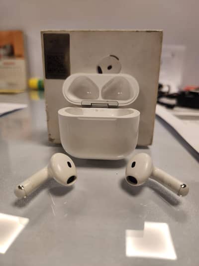 AirPods 4