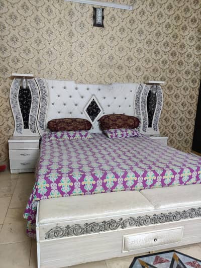 Bed, dressing and side table