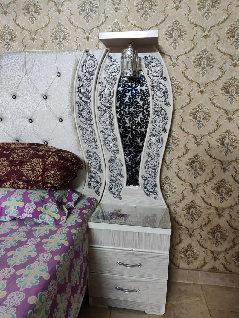 Bed, dressing and side table 2