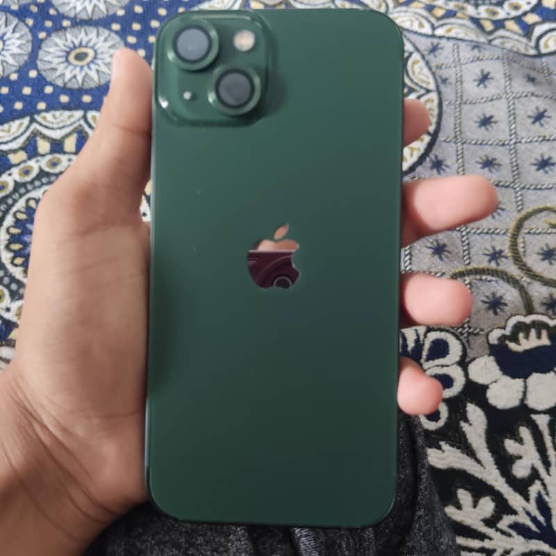 Apple iPhone 13 5
