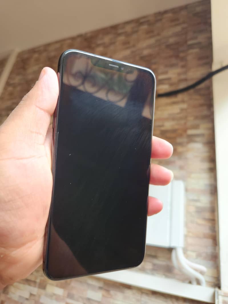 Apple iPhone 11 Pro Max 2