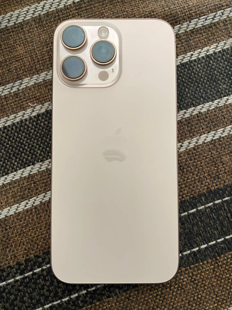Apple iPhone 16 Pro Max 0
