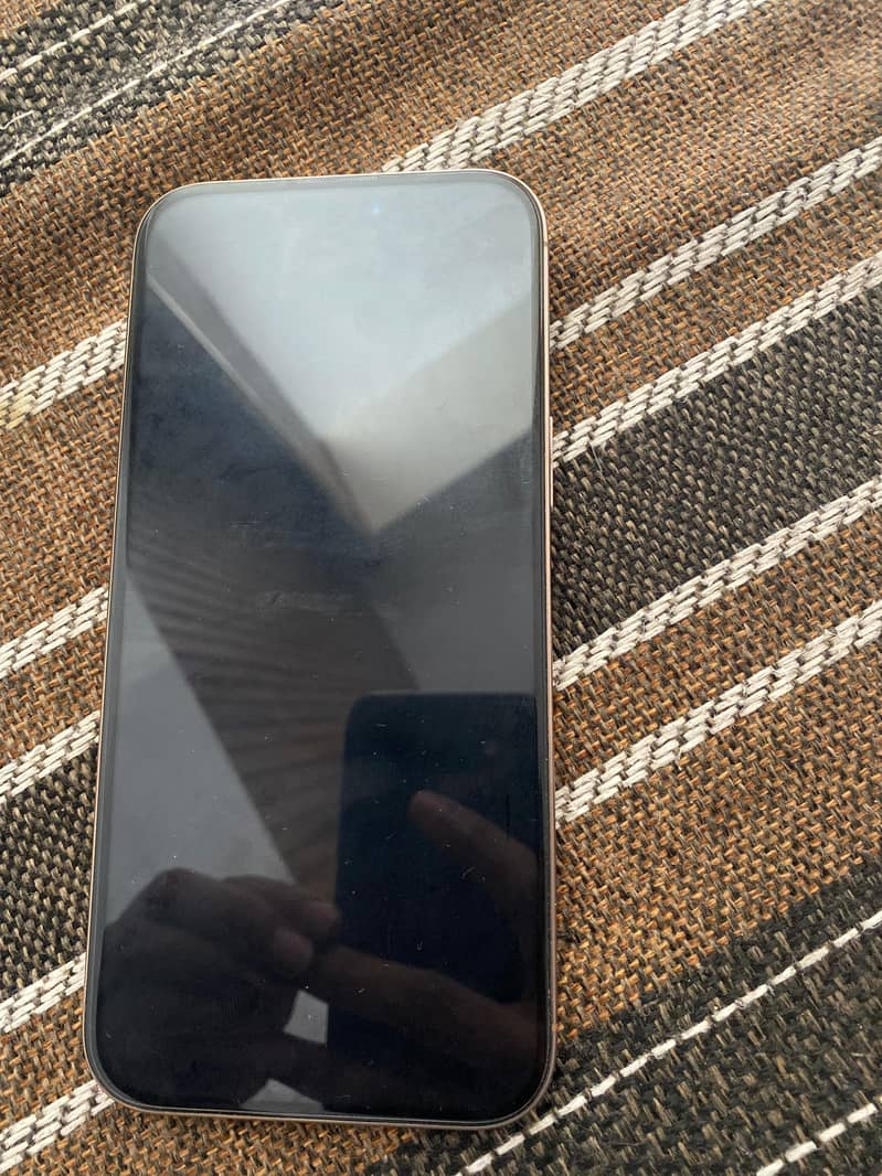 Apple iPhone 16 Pro Max 6