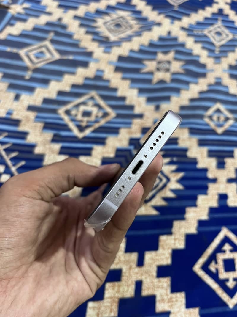Apple iPhone 14 2