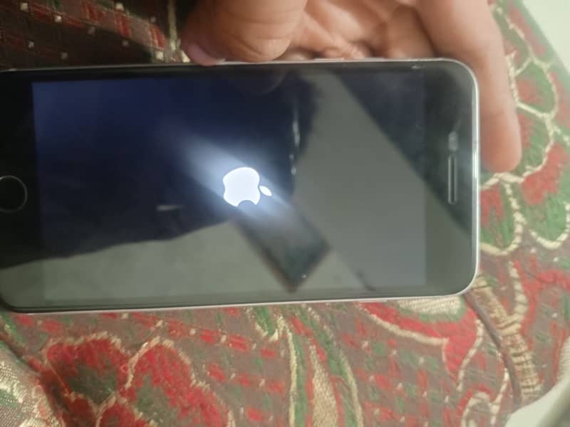 Apple iPhone 8 Plus 4