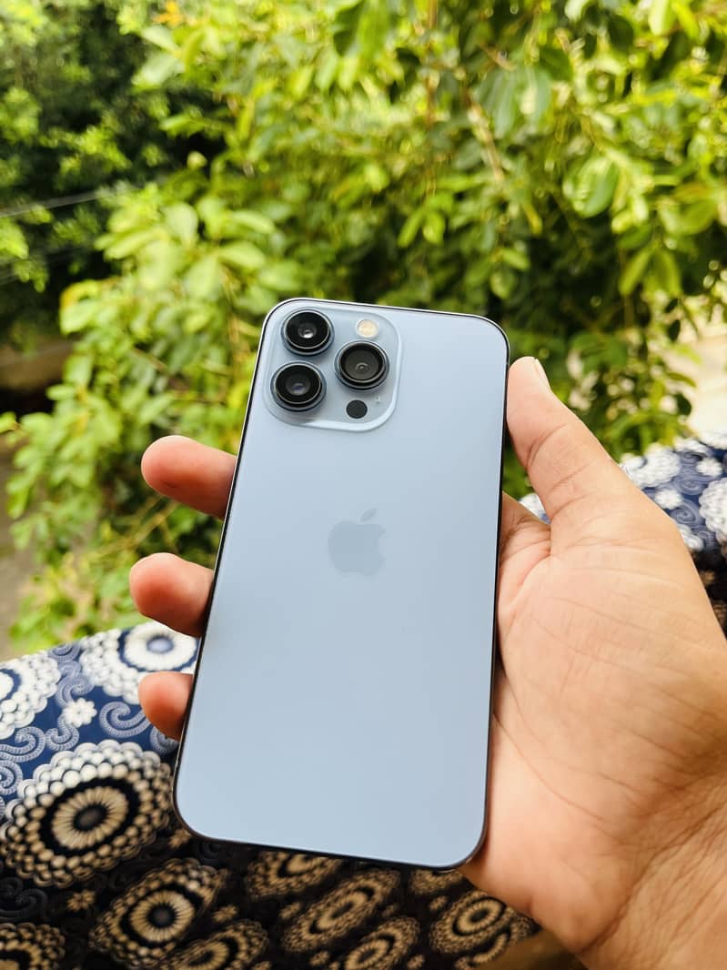 Apple iPhone 13 Pro 1