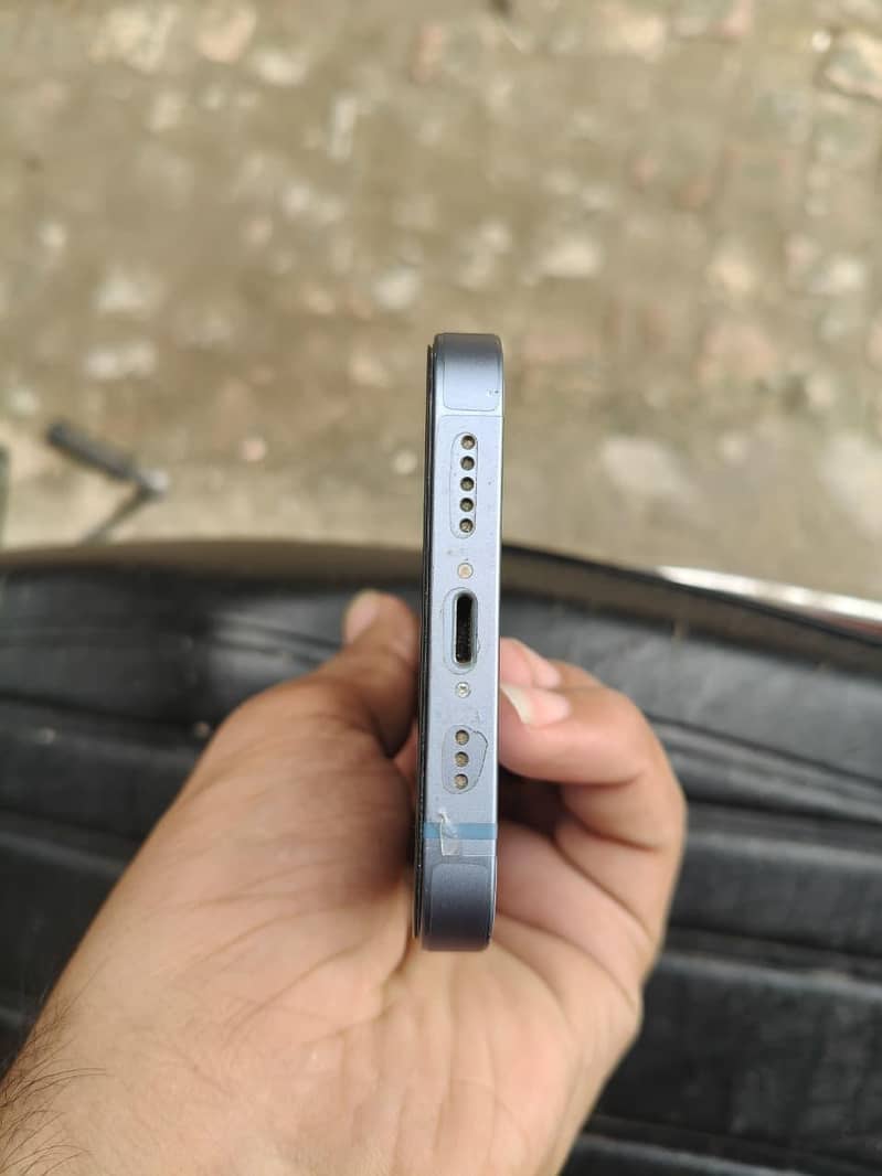Apple iPhone 14 3