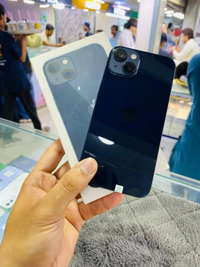 Apple iPhone 13