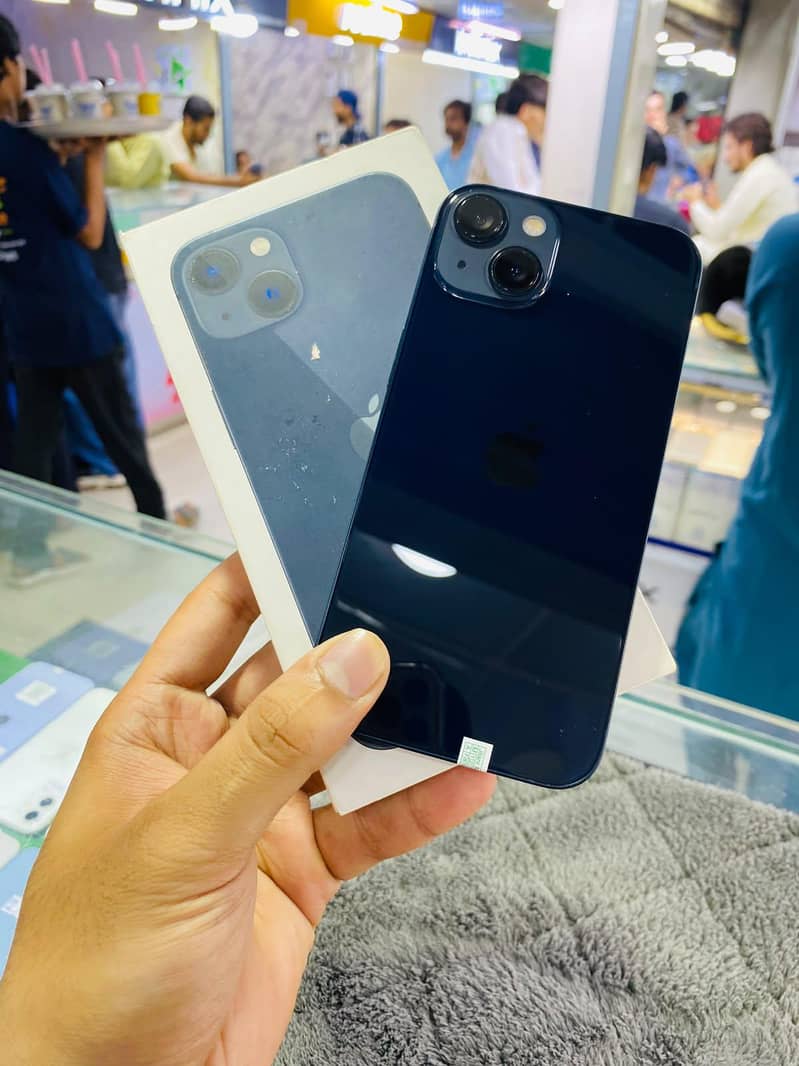 Apple iPhone 13 0