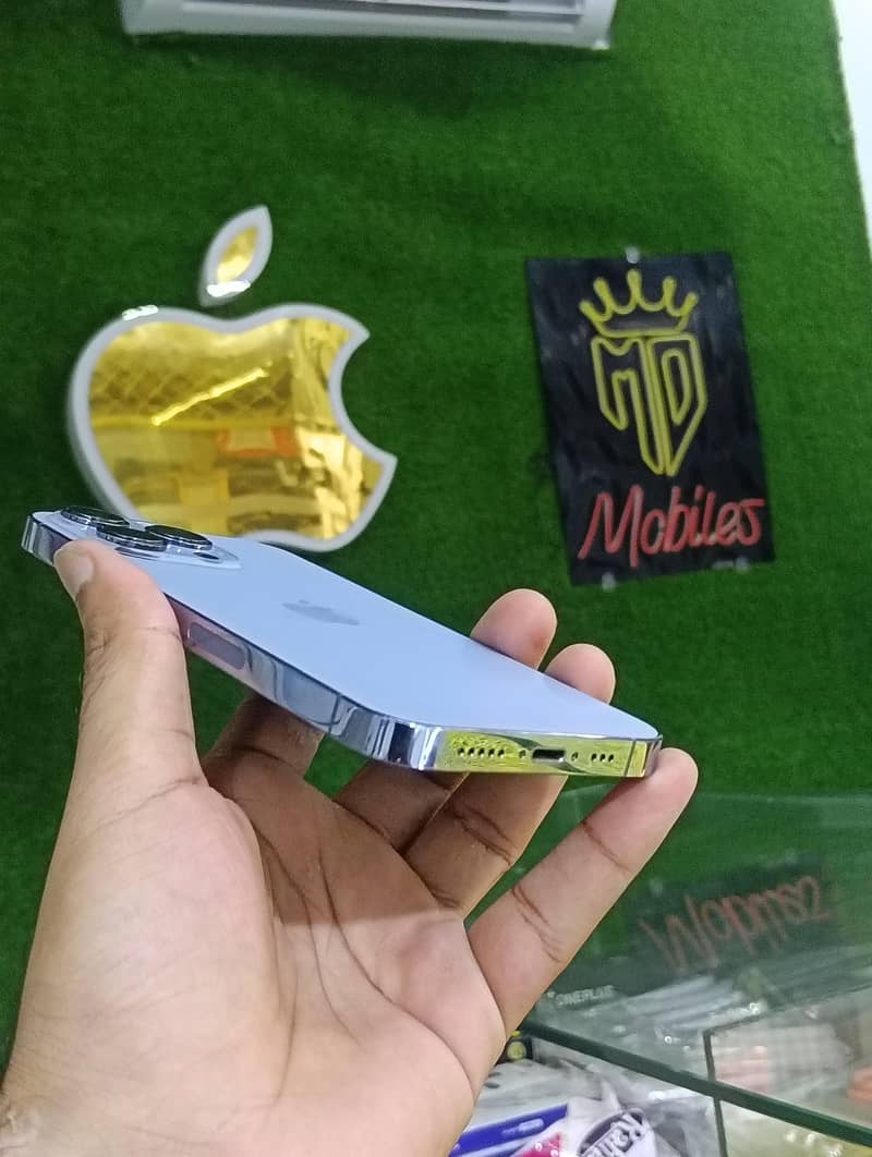 Apple iPhone 13 Pro 1