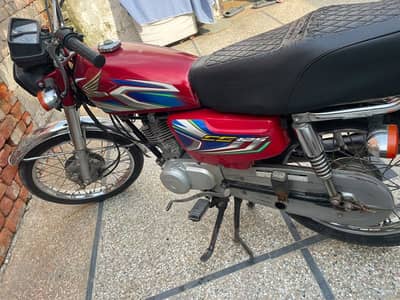 bike ki sare pic hen ashi trha dekh kar rabta krna